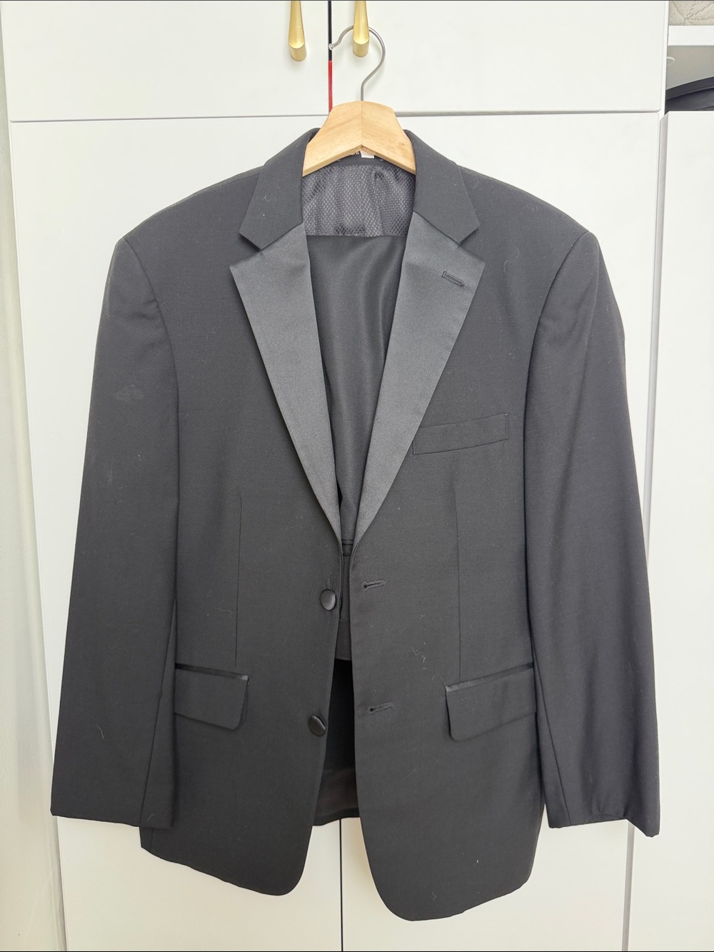 Classic Black Men's Tuxedo Blazer - Sleek Formal Jacket